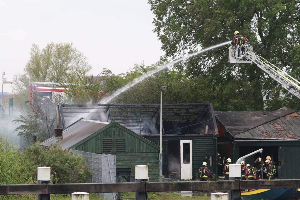 Grote uitslaande brand in industriepand