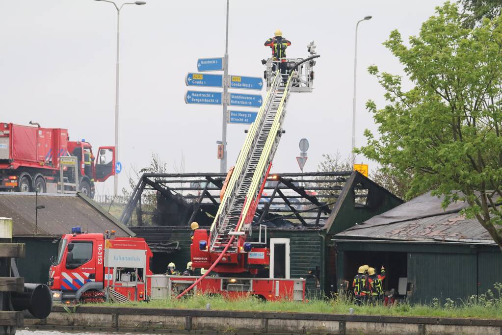 Grote uitslaande brand in industriepand