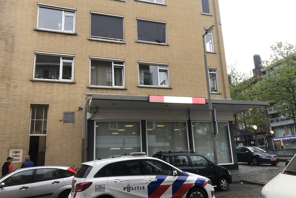 Persoon gewond na val twee hoog