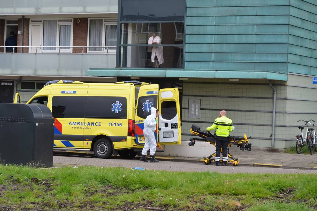 Man uit woning gehaald
