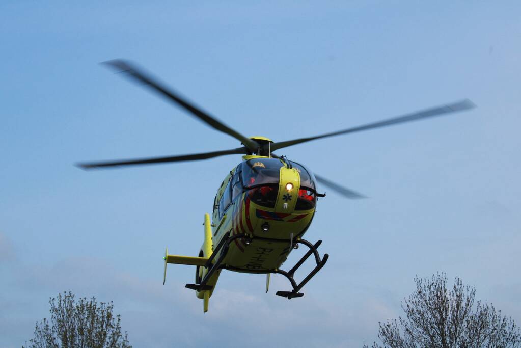 Scooterrijder zwaargewond na frontale botsing