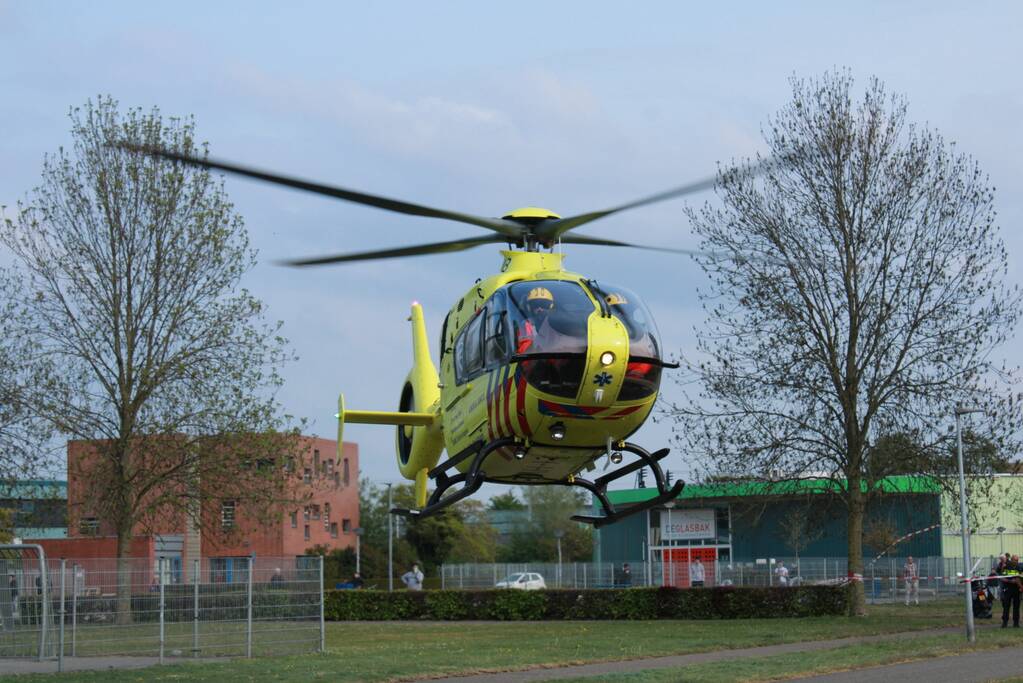 Scooterrijder zwaargewond na frontale botsing