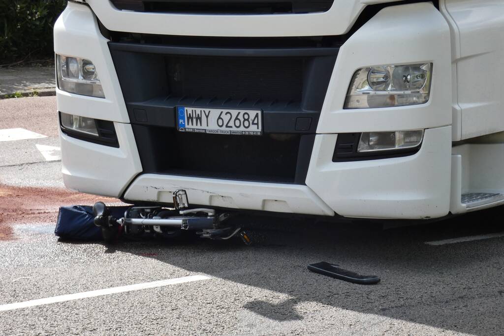 Fietser ernstig gewond bij ongeval met vrachtwagen