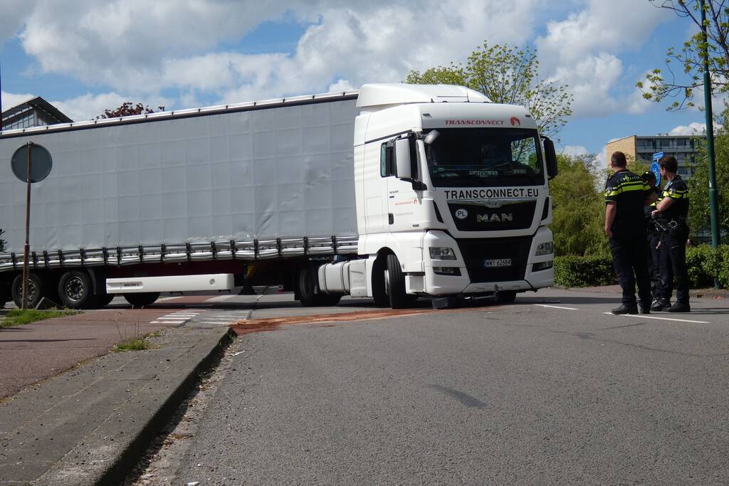 Fietser ernstig gewond bij ongeval met vrachtwagen