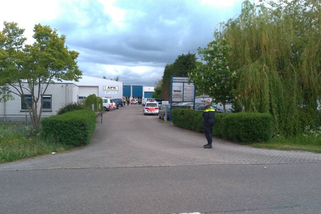 Gewonde bij mogelijke steekpartij in bedrijf