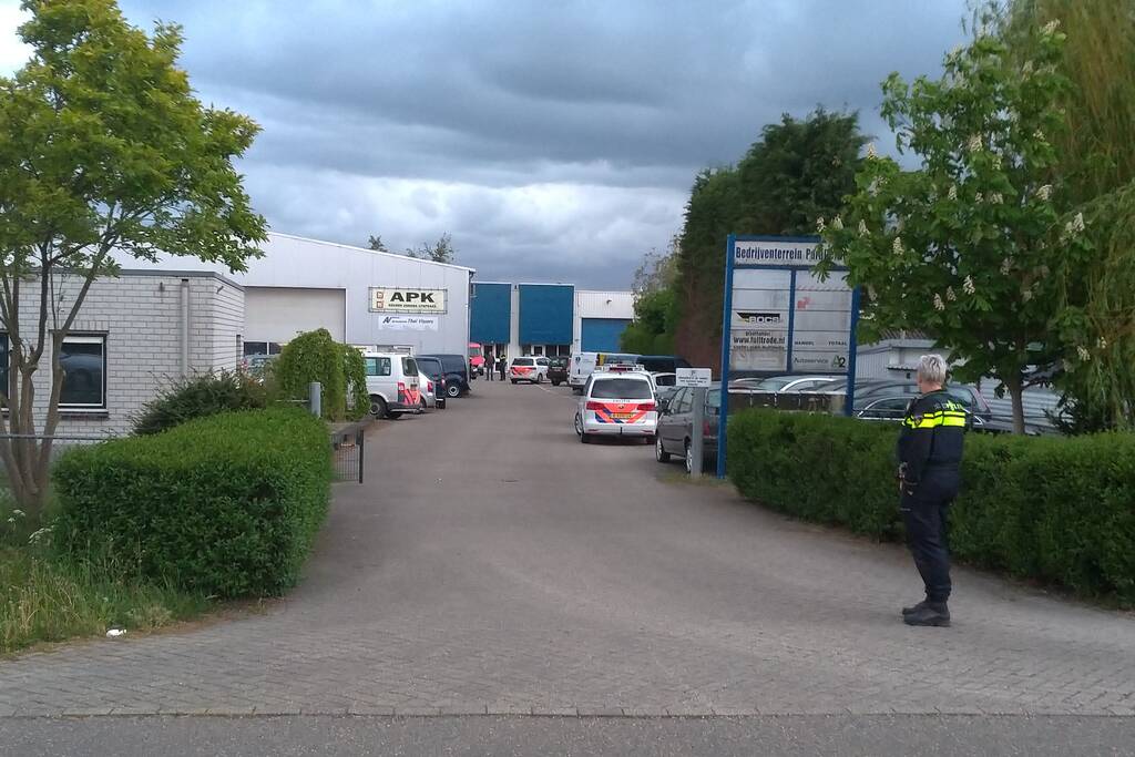 Gewonde bij mogelijke steekpartij in bedrijf