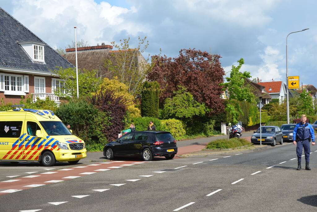 Automobilist gewond na botsing met mogelijk een vrachtwagen