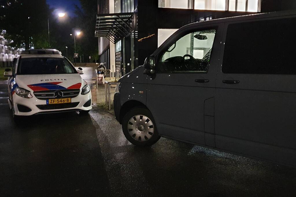 Dode in appartement, politie doet onderzoek