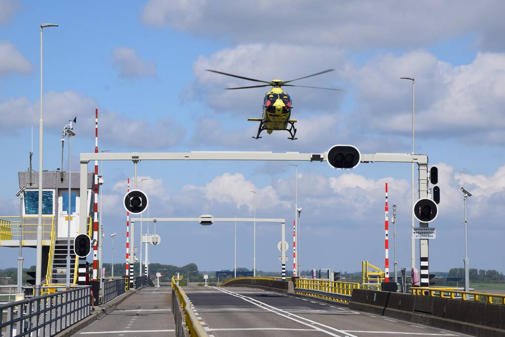 Wielrenner overleden na frontale botsing op Zeelandbrug