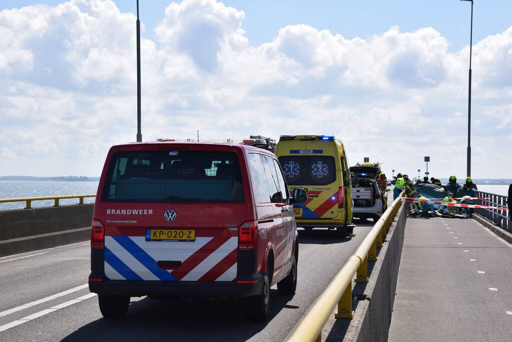Wielrenner overleden na frontale botsing op Zeelandbrug