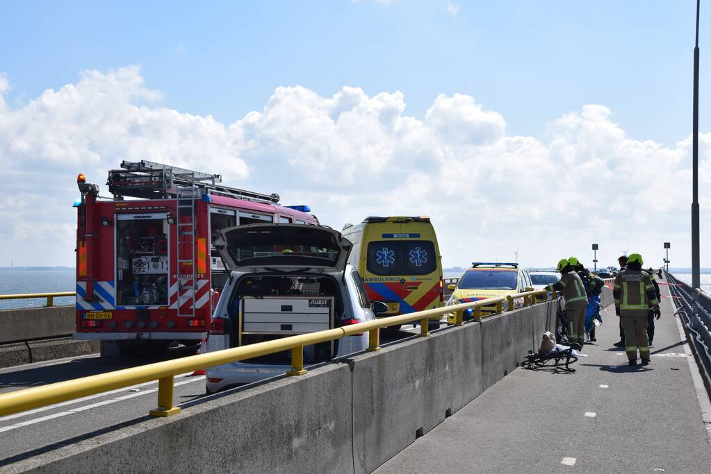 Wielrenner overleden na frontale botsing op Zeelandbrug