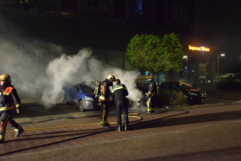 Voertuig door brand verwoest