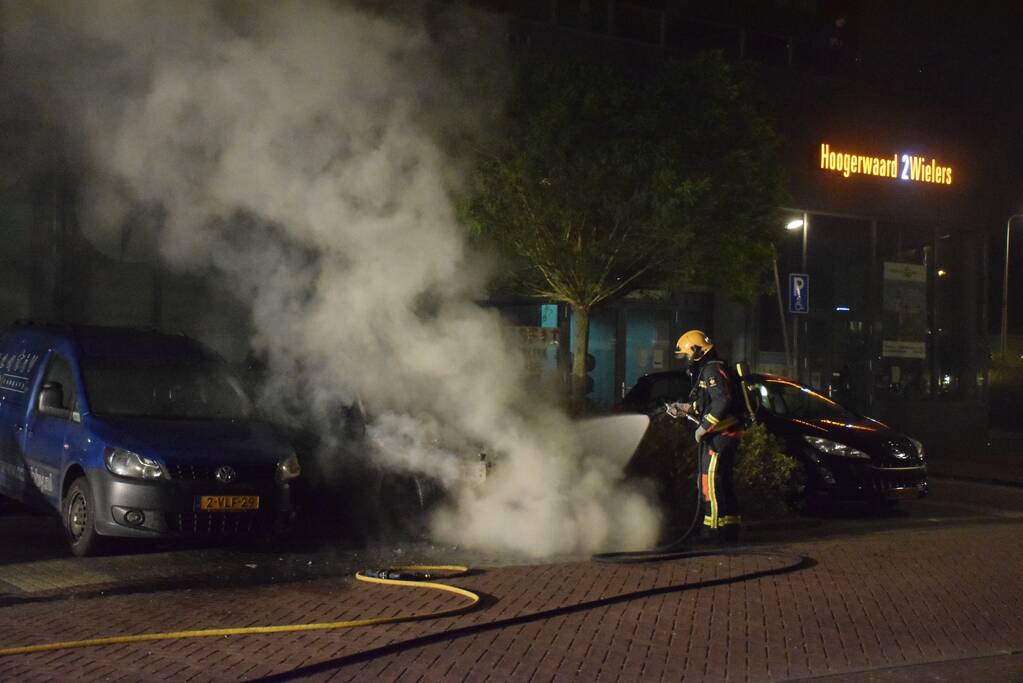 Voertuig door brand verwoest