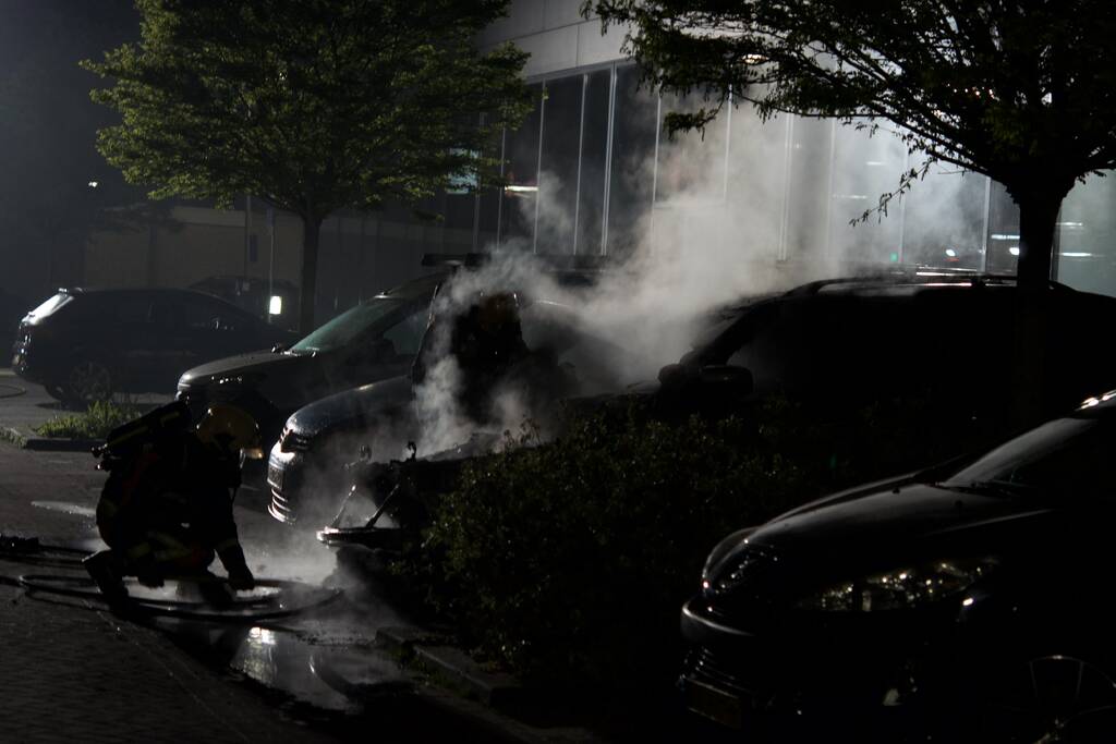 Voertuig door brand verwoest