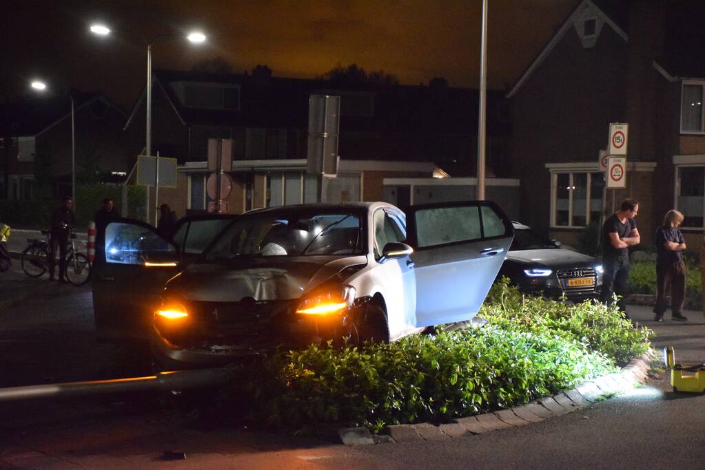 Bestuurder slaat op de vlucht na eenzijdig ongeval