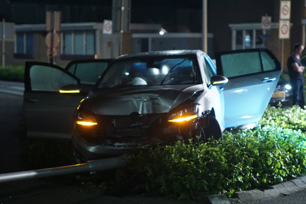 Bestuurder slaat op de vlucht na eenzijdig ongeval