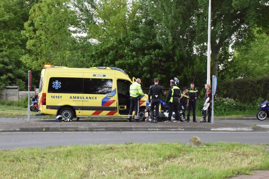 Motorrijder gewond bij glijpartij