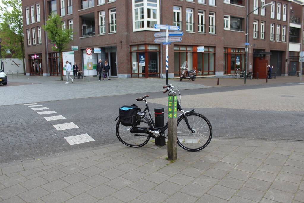 Automobilist laat fietster hulpeloos achter na ongeval