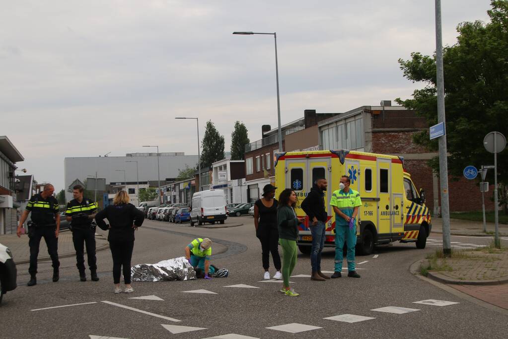 Wielrenner gewond na aanrijding met auto