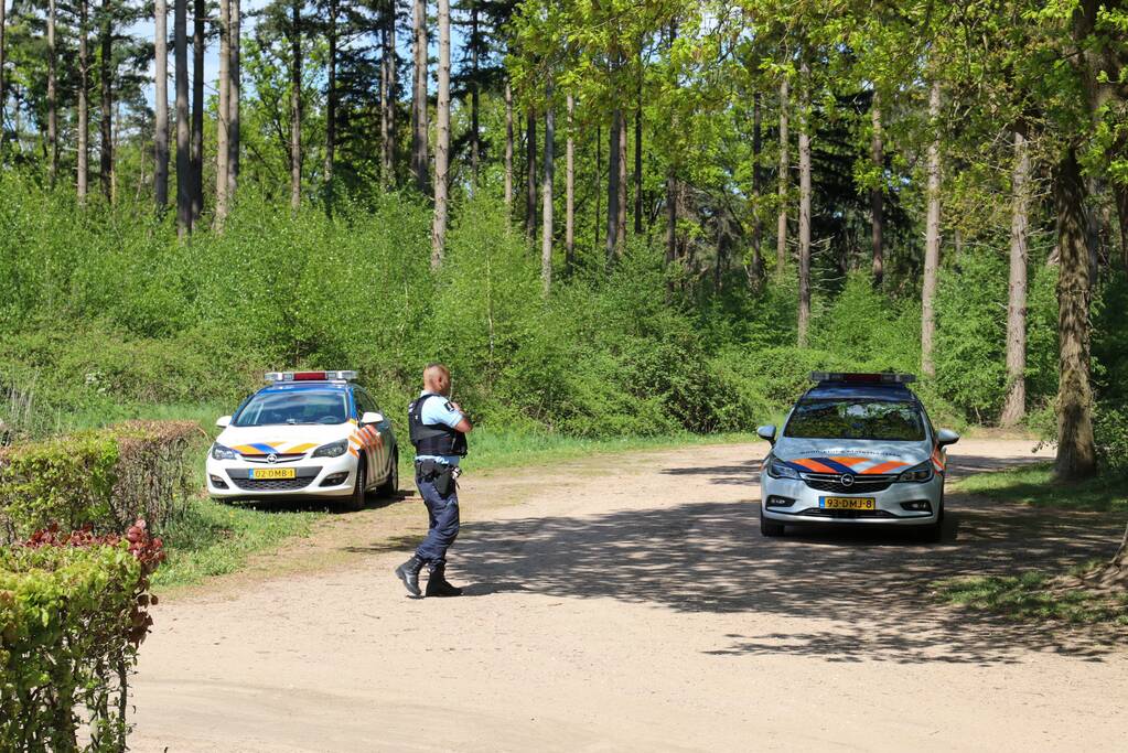 Zoekactie in Wekeromse Zand naar man in legerkleding met wapen