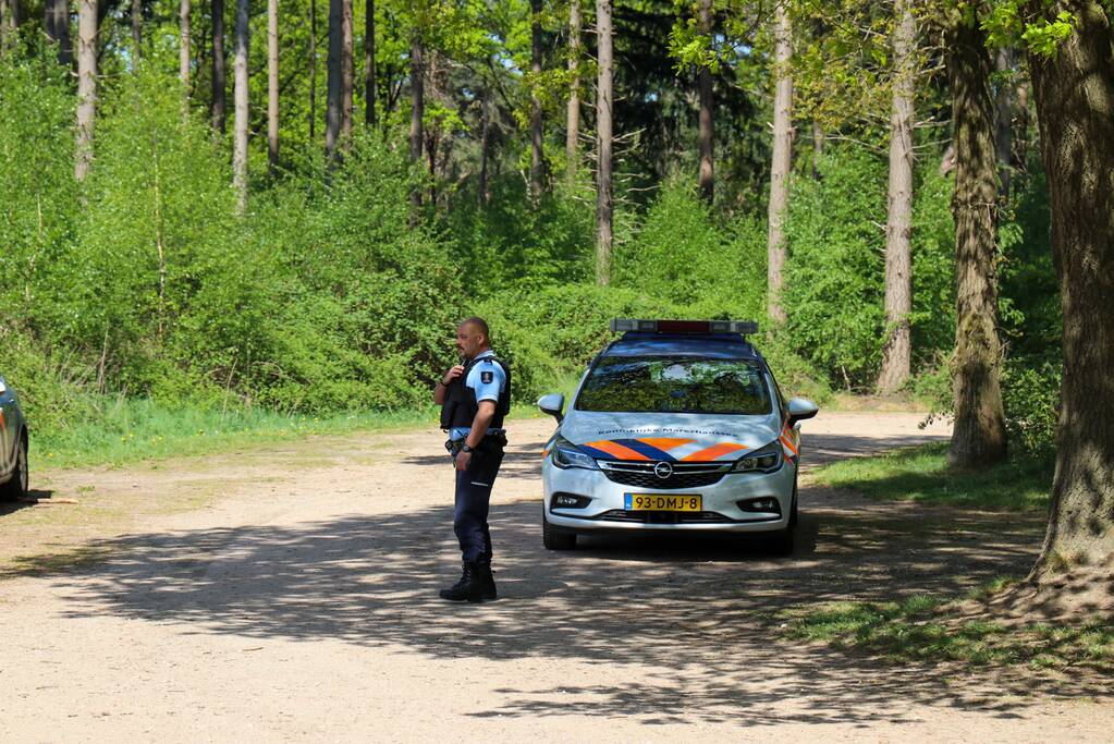 Zoekactie in Wekeromse Zand naar man in legerkleding met wapen