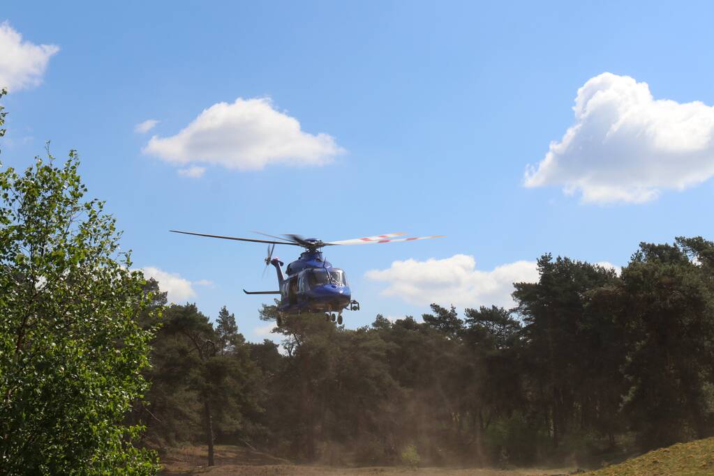Zoekactie in Wekeromse Zand naar man in legerkleding met wapen
