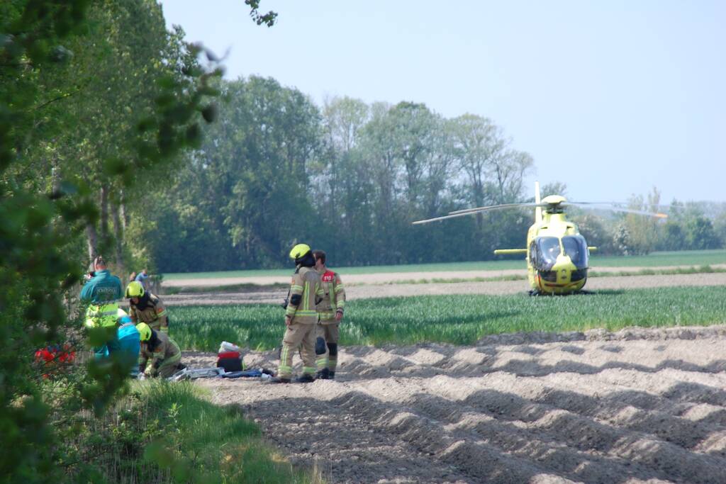 Meisje komt onder paard bij manege De Eendracht