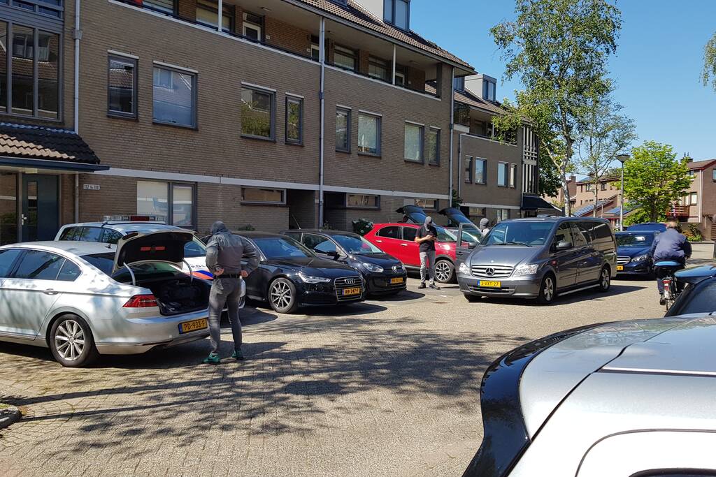 Arrestatieteam doet inval in woning
