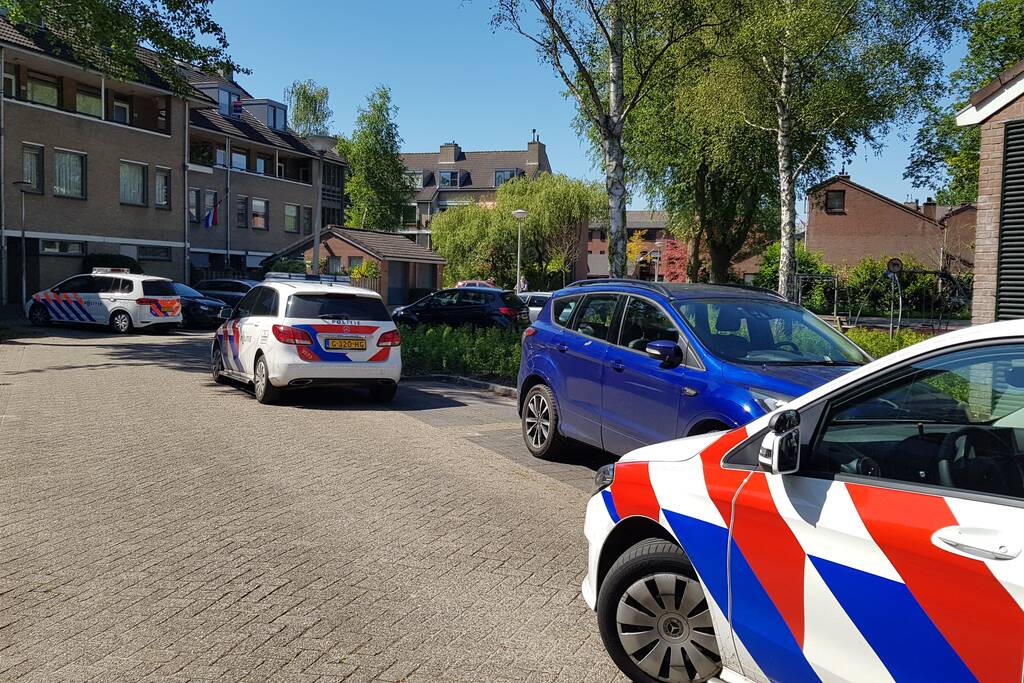 Arrestatieteam doet inval in woning
