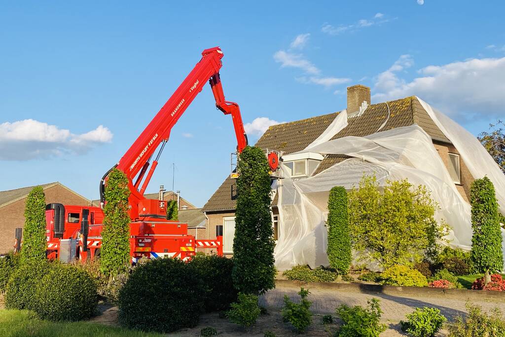 Brandweer opgeroepen voor groot doek over woning