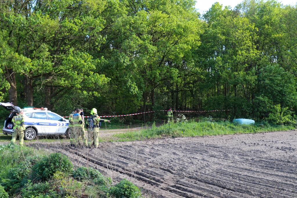 Meerdere vaten met vermoedelijk drugsafval aangetroffen in bos
