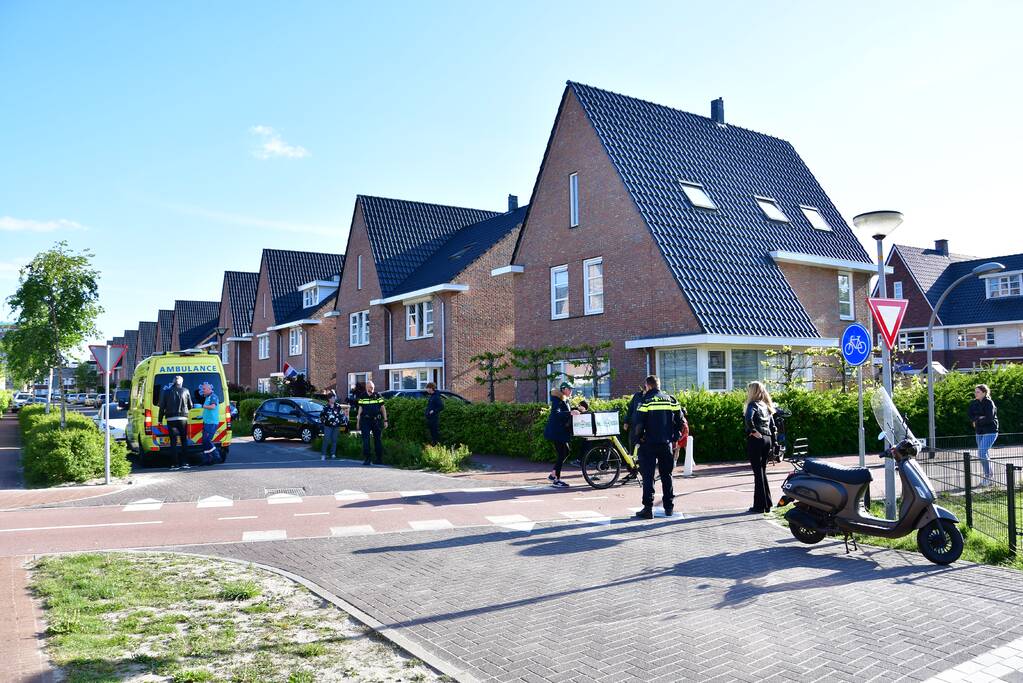 Pizzabezorger gewond na aanrijding met scooter