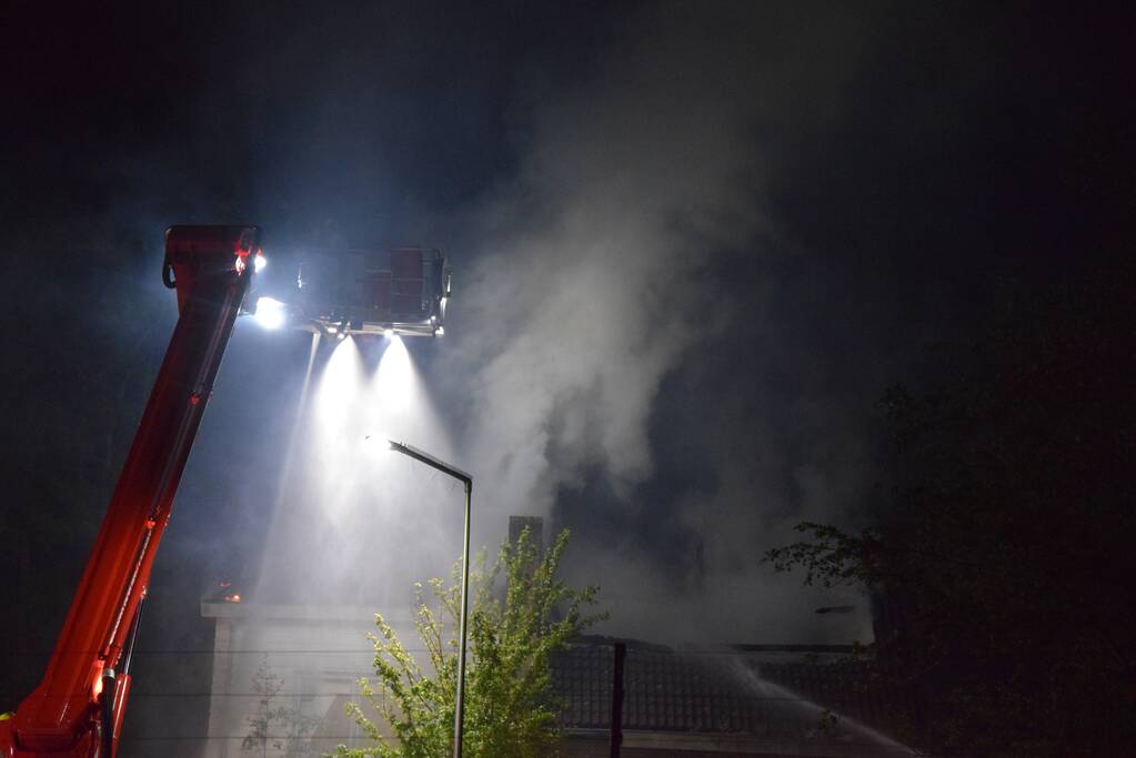 Uitslaande brand in leegstaande villa
