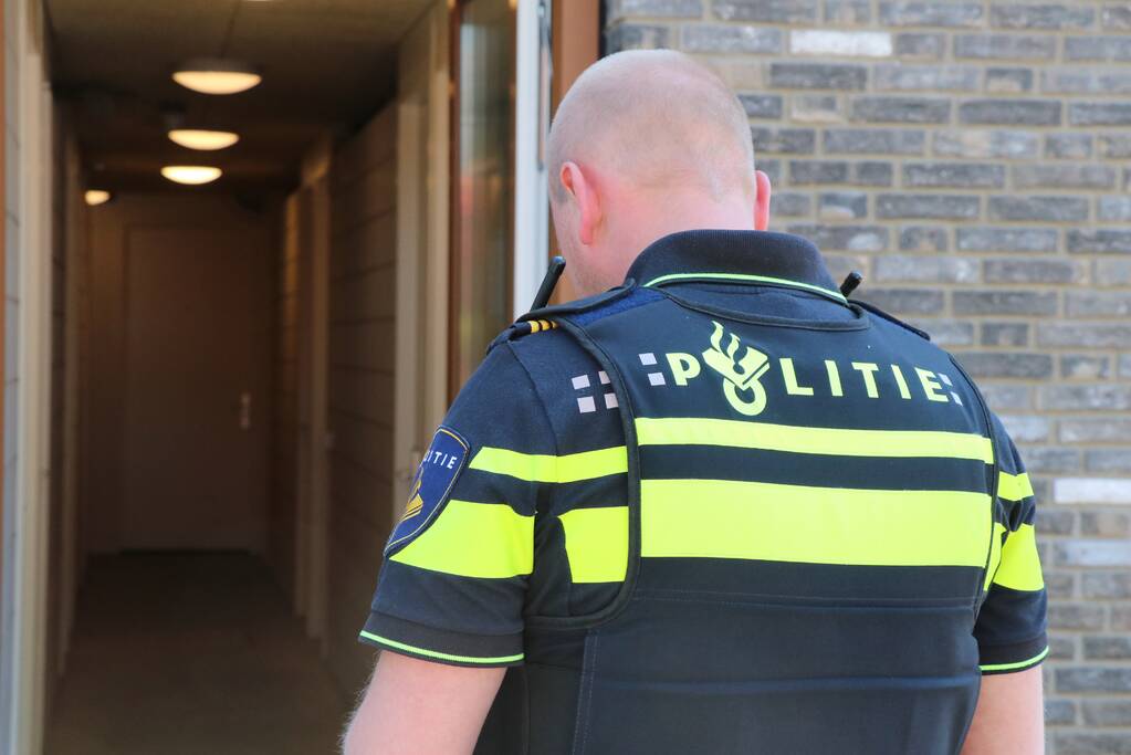 Onderzoek in kelderboxen na brandlucht