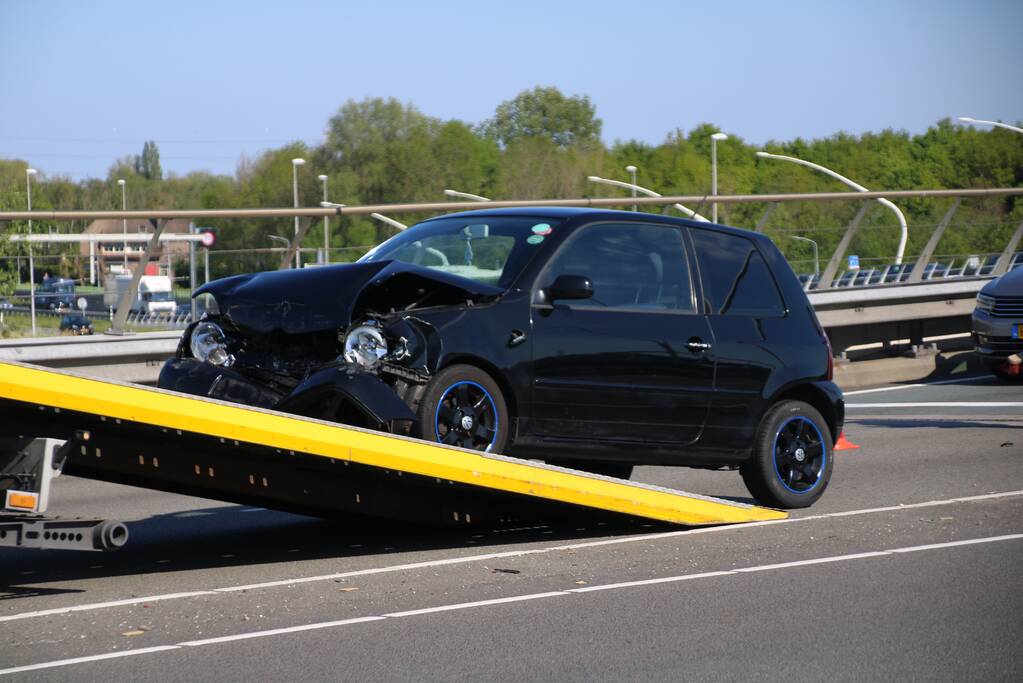 Auto zwaar beschadigd bij ongeval
