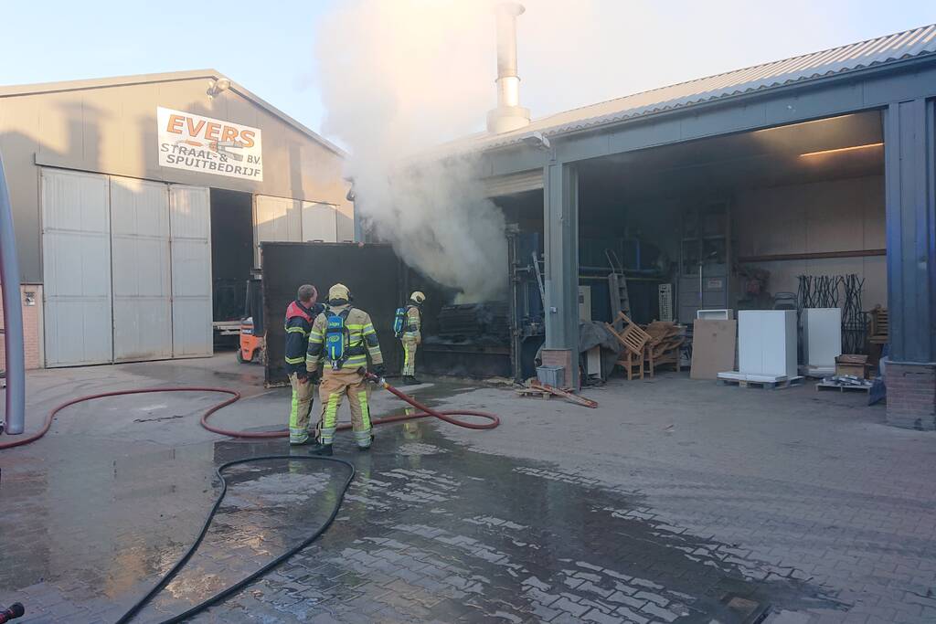 Brand bij straal en spuitbedrijf Evers