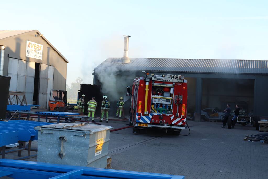 Brand bij straal en spuitbedrijf Evers