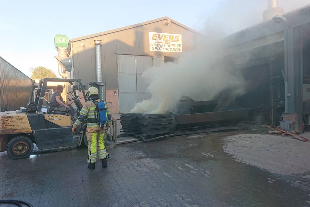 Brand bij straal en spuitbedrijf Evers