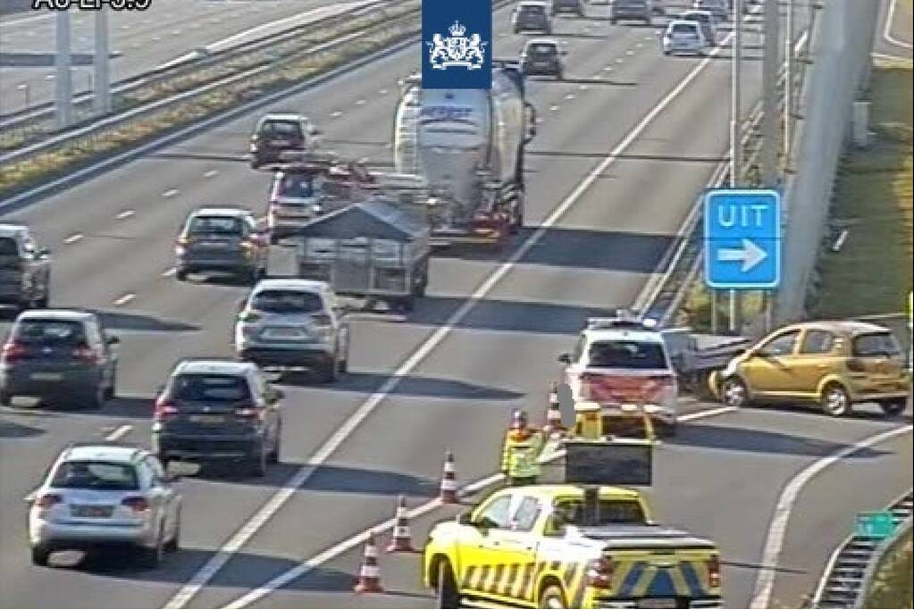 Afrit tankstation De Watering gesloten na verkeersongeval