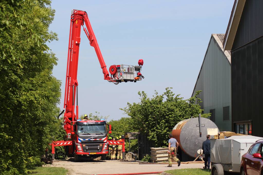 Brand in schuur met aardappelen