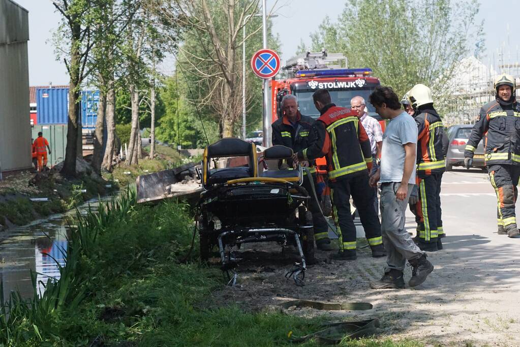 Paard met wagen belanden in sloot