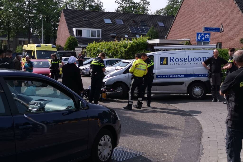 Motorrijder gewond na aanrijding met bestelbus