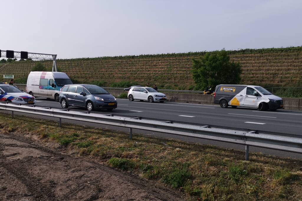 Veel schade bij aanrijding op snelweg