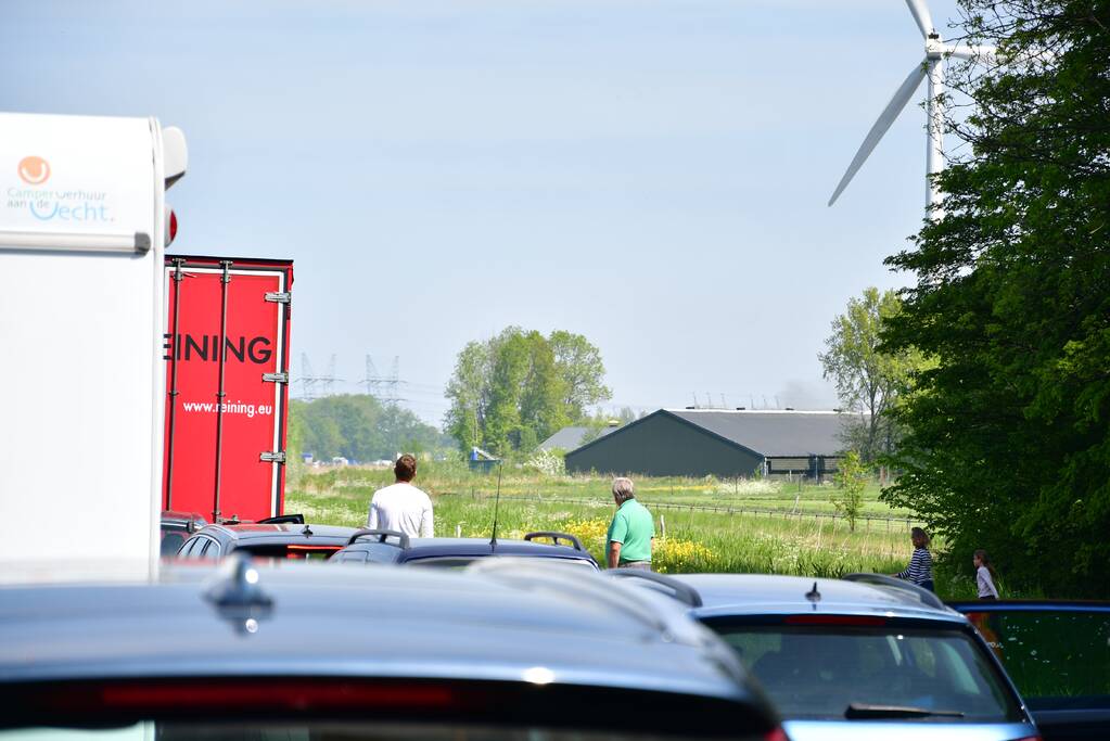 Grote brand in vrachtwagen op A6, snelweg dicht