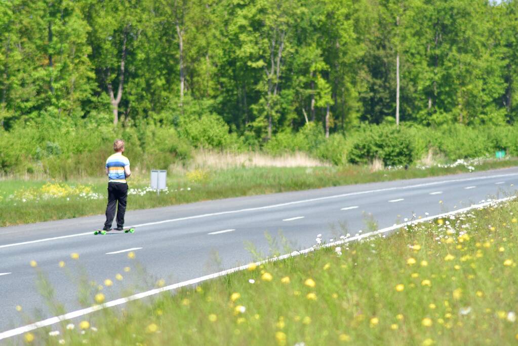 Grote brand in vrachtwagen op A6, snelweg dicht