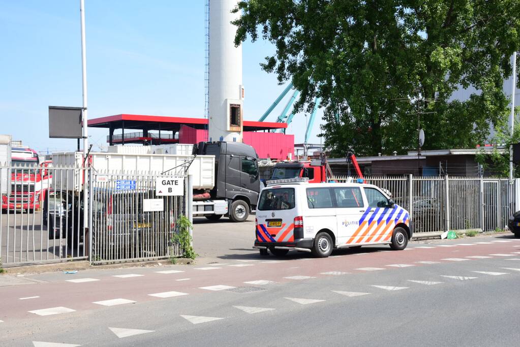 Mogelijk handgranaat in auto aangetroffen op bedrijfsterrein