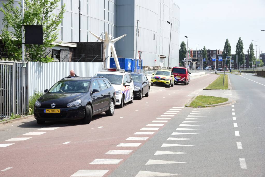 Mogelijk handgranaat in auto aangetroffen op bedrijfsterrein