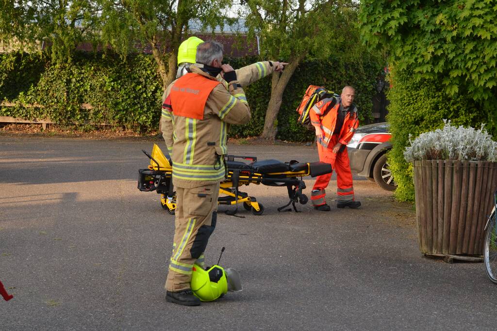 Drie gewonden bij auto te water