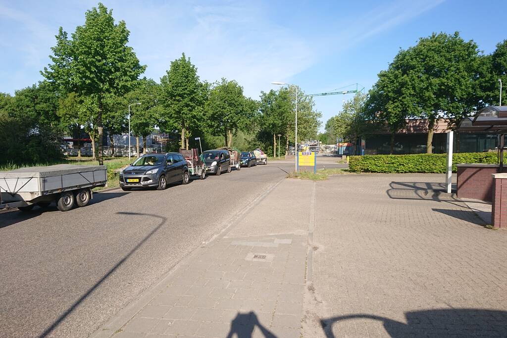 Voor openingstijd al enorme wachtrij bij vuilstort