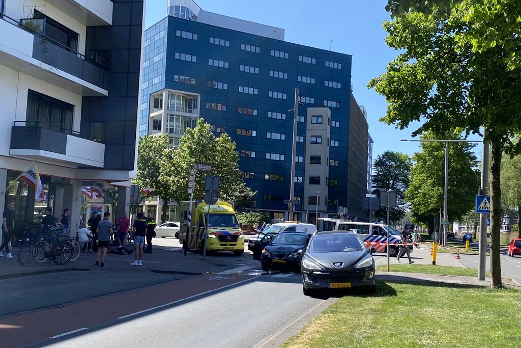 Flinke schade en gewonde na kop-staart botsing